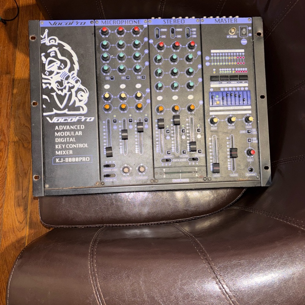 Vocopro mixer & Alesis imultimix8 pv-2600 amplifier and mpa-250B 250w PA amp